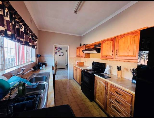 3 BEDROOM HOUSE FOR SALE IN RHODESFIELD